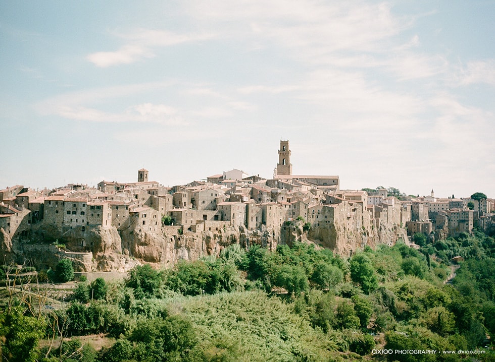 Axioo: A Sip of Brunello di Montalcino